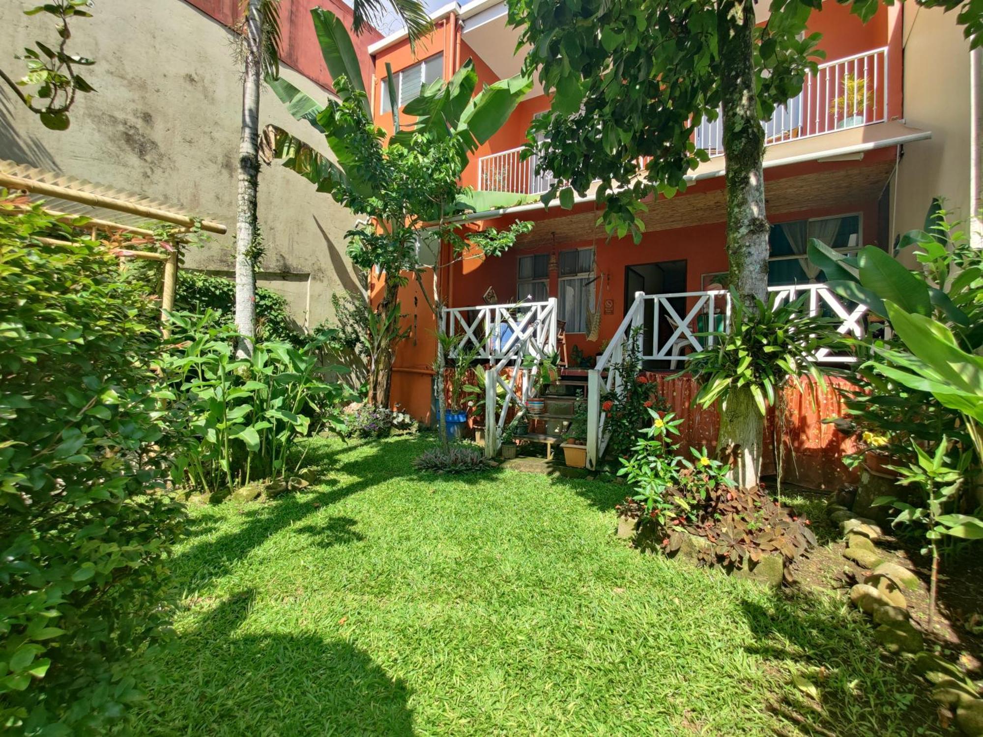 Casa De Lis Hotel & Tourist Info Centre Turrialba Dış mekan fotoğraf